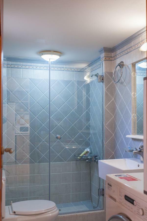 Evelia Apartment Galatás Esterno foto