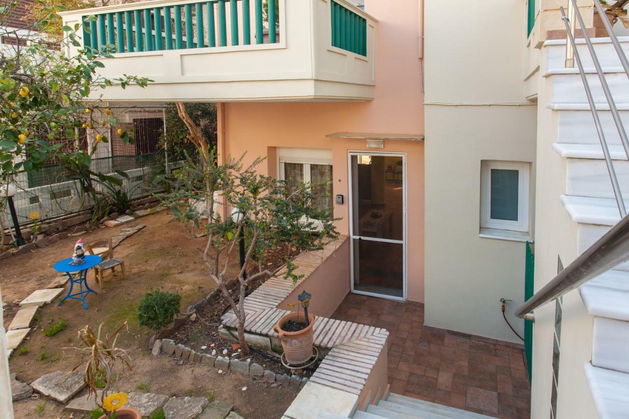 Evelia Apartment Galatás Esterno foto