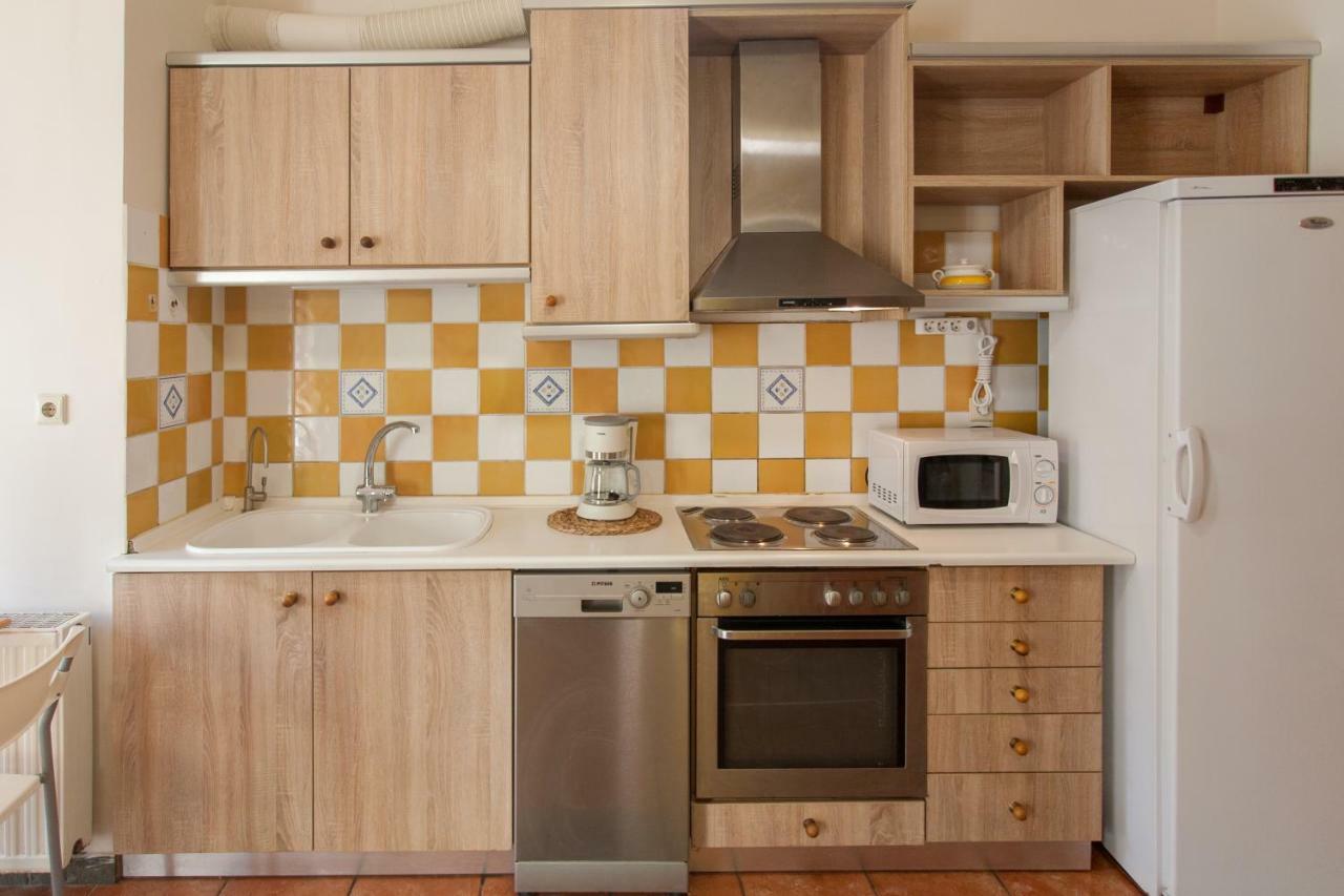 Evelia Apartment Galatás Esterno foto